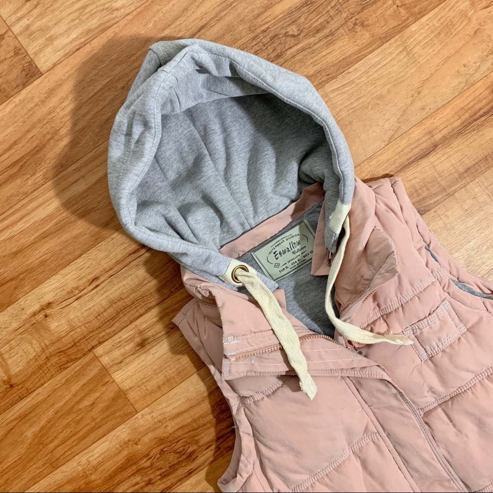 Eswallow Hooded Puffer Vest - Blush/Gray